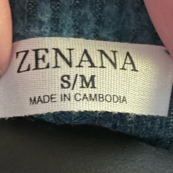 Zenana Brand Crop Sweater - New Without Tags - Size S/M - Picture 5 of 7